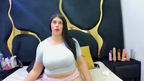 Criistaal   online show from February 13, 4:47 am