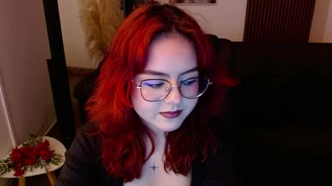 Snapshot of crimson_tati chatting on March 5, 5:18 am Tatiana online show from March 5, 5:18 am