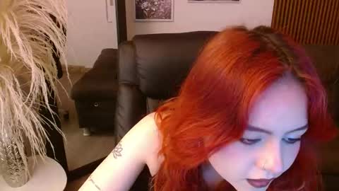 Snapshot of crimson_tati chatting on February 6, 4:10 am Tatiana online show from February 6, 4:10 am