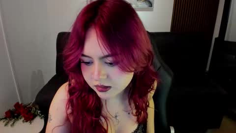 Snapshot of crimson_tati chatting on September 18, 4:00 am Tatiana online show from September 18, 4:00 am