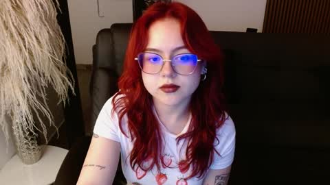 Snapshot of crimson_tati chatting on December 20, 4:20 am Tatiana online show from December 20, 4:20 am