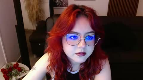Snapshot of crimson_tati chatting on February 21, 5:24 am Tatiana online show from February 21, 5:24 am