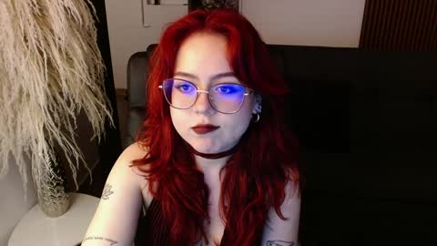 Snapshot of crimson_tati chatting on December 24, 5:05 am Tatiana online show from December 24, 5:05 am