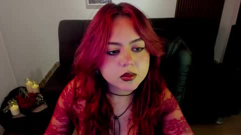 Snapshot of crimson_tati chatting on October 12, 4:15 am Tatiana online show from October 12, 4:15 am