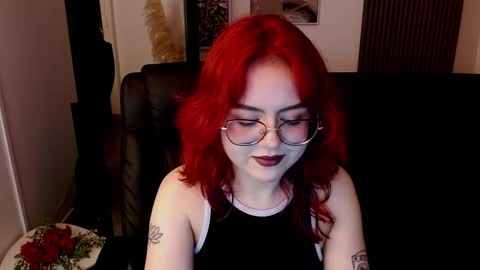 Snapshot of crimson_tati chatting on March 8, 5:14 am Tatiana online show from March 8, 5:14 am