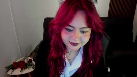 Snapshot of crimson_tati chatting on September 12, 5:52 am Tatiana online show from September 12, 5:52 am