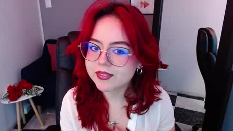 Snapshot of crimson_tati chatting on February 26, 8:24 pm Tatiana online show from February 26, 8:24 pm