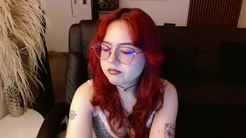 Snapshot of crimson_tati chatting on February 8, 5:08 am Tatiana online show from February 8, 5:08 am