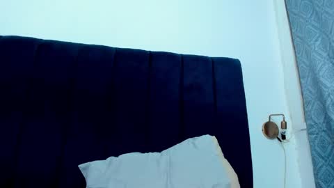 cris_dulce online show from June 5, 11:11 pm