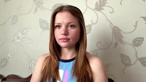 Chloe online show from June 4, 11:26 am