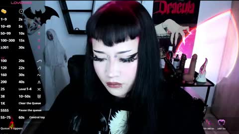 Cris online show from November 8, 9:53 pm