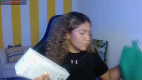 Snapshot of cristal_war chatting on February 11, 11:33 pm Cristal online show from February 11, 11:33 pm