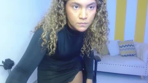 Snapshot of cristal_war chatting on March 6, 11:53 pm Cristal online show from March 6, 11:53 pm
