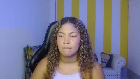 Snapshot of cristal_war chatting on January 3, 11:44 pm Cristal online show from January 3, 11:44 pm