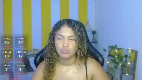 Snapshot of cristal_war chatting on February 23, 10:05 pm Cristal online show from February 23, 10:05 pm