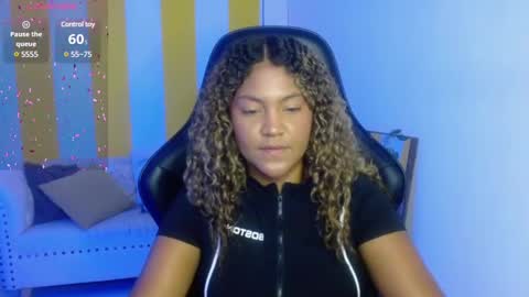 Snapshot of cristal_war chatting on February 18, 11:52 pm Cristal online show from February 18, 11:52 pm