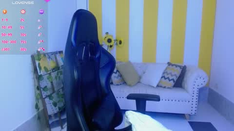 Snapshot of cristal_war chatting on January 9, 11:45 pm Cristal online show from January 9, 11:45 pm