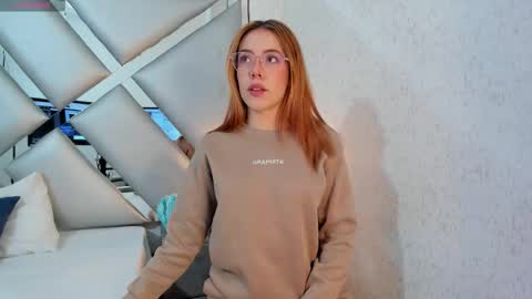 Snapshot of cristalevans_vc chatting on September 17, 12:36 pm cristalevans_vc online show from September 17, 12:36 pm