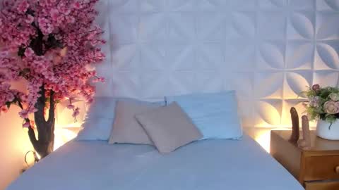 Snapshot of cristina_gallardo chatting on September 30, 12:22 pm C R I S T I N A online show from September 30, 12:22 pm