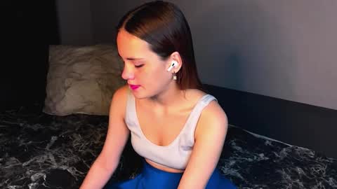 Snapshot of cristinevaissiere chatting on October 15, 5:15 pm Anne online show from October 15, 5:15 pm