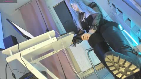 Snapshot of cruel_siren chatting on October 1, 6:57 pm Cruel Siren online show from October 1, 6:57 pm