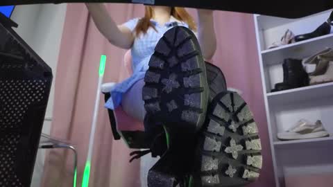 Cruel Siren online show from January 19, 7:04 am