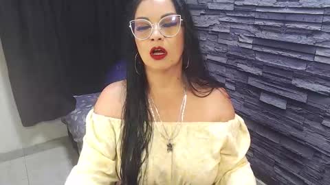 cruela_deviil online show from November 9, 1:11 am