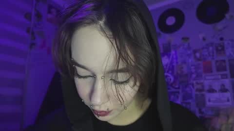 cruella_mira online show from November 17, 4:40 pm