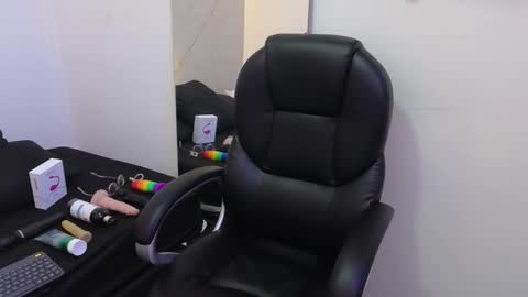 Cry online show from October 20, 11:30 pm