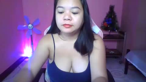 Snapshot of crystal_april chatting on September 19, 2:43 am Crys online show from September 19, 2:43 am