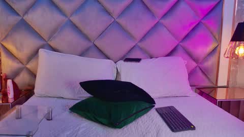 crystal_gilton online show from February 1, 7:23 pm