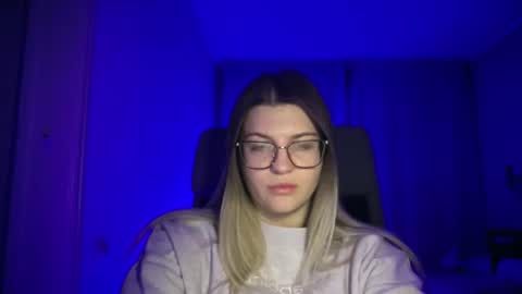 crystalblush01 online show from March 26, 5:36 pm