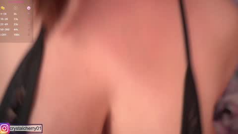 Snapshot of crystalcherry_ chatting on December 13, 7:10 pm Crystalcherry online show from December 13, 7:10 pm