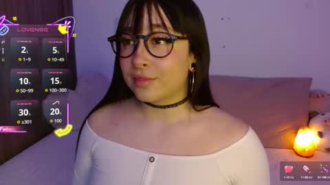 Snapshot of crystalitesq chatting on October 1, 1:32 am Olivia online show from October 1, 1:32 am