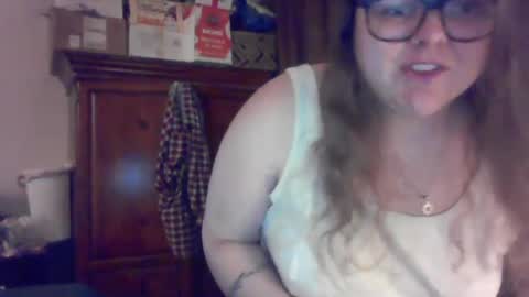 Snapshot of crystalizzzee chatting on March 5, 4:57 pm Herekittykitty69 online show from March 5, 4:57 pm