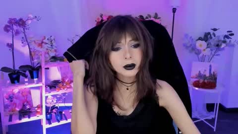 crystallbloom online show from December 16, 4:35 pm