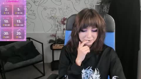 crystallbloom online show from September 16, 1:57 am