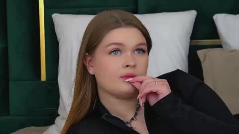 Crystal online show from November 22, 12:08 pm