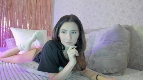 Snapshot of crystalnut chatting on December 13, 2:27 pm Maria online show from December 13, 2:27 pm
