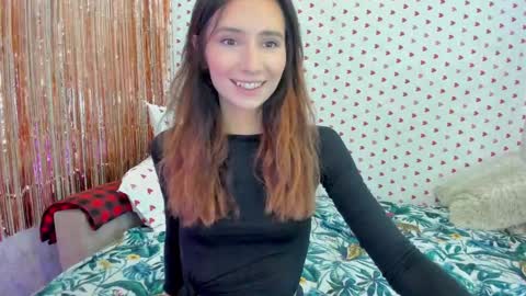 Snapshot of crystalnut chatting on February 13, 3:18 am Maria online show from February 13, 3:18 am