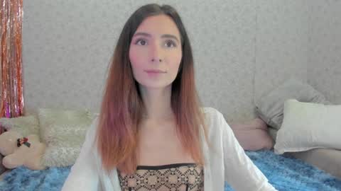 Snapshot of crystalnut chatting on January 13, 4:18 am Maria online show from January 13, 4:18 am