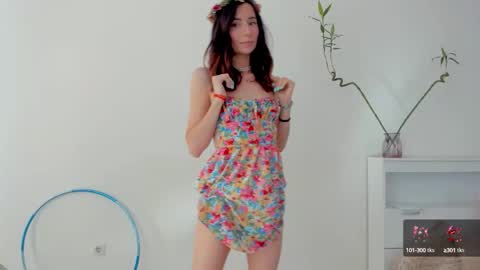 Snapshot of crystalnut chatting on September 15, 2:53 am Maria online show from September 15, 2:53 am
