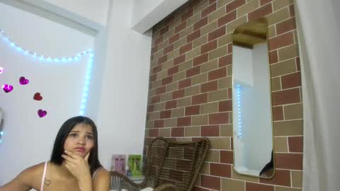 Snapshot of crystalqueen8 chatting on October 14, 2:14 am crystal online show from October 14, 2:14 am