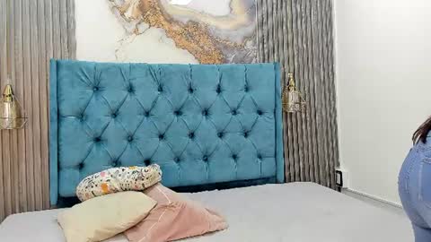 CRISTAL online show from July 30, 1:34 pm
