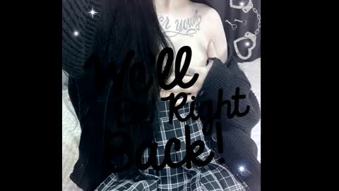 Sasha    Make me moan with patterns   good music here  online show from September 25, 12:54 am