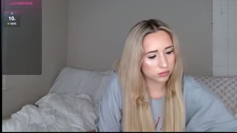 Nikki online show from October 26, 1:01 am