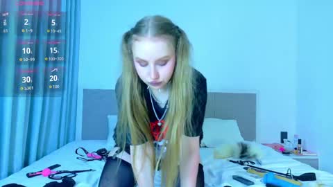 Lina online show from May 7, 11:58 am