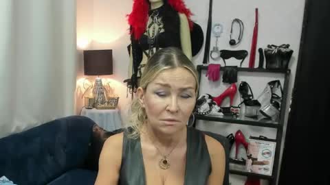 CrystalHotty online show from June 4, 6:18 am