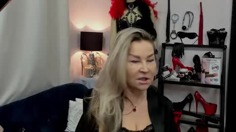 Snapshot of crystalxohotty chatting on January 5, 7:38 am CrystalHotty online show from January 5, 7:38 am