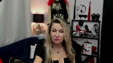 Snapshot of crystalxohotty chatting on February 28, 7:37 am CrystalHotty online show from February 28, 7:37 am